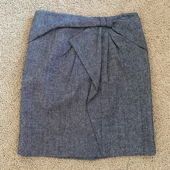 Banana Republic Grey Tweed Wool Blend Pencil Skirt with Bow Detail - Picture 3 of 8